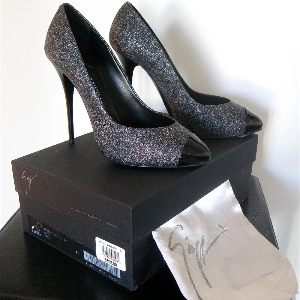 GIUSEPPE ZANOTTI DESIGN  BLACK STINGRAY AND PATENT LEATHER HEELS SZ 10 OR 40